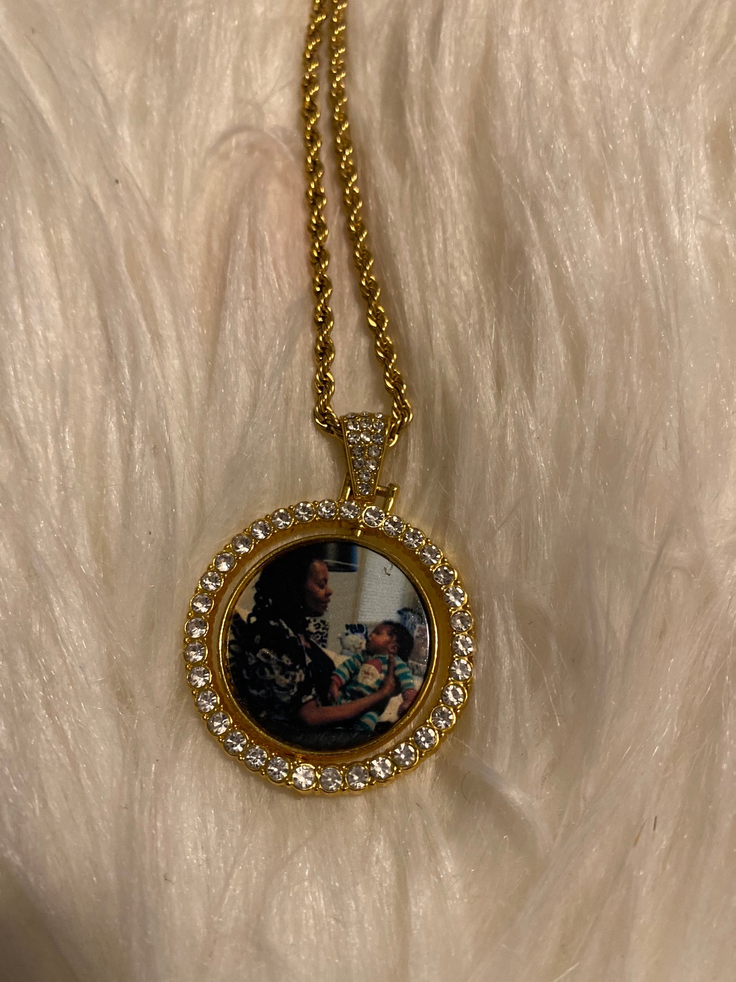 Rotating Circle Necklace